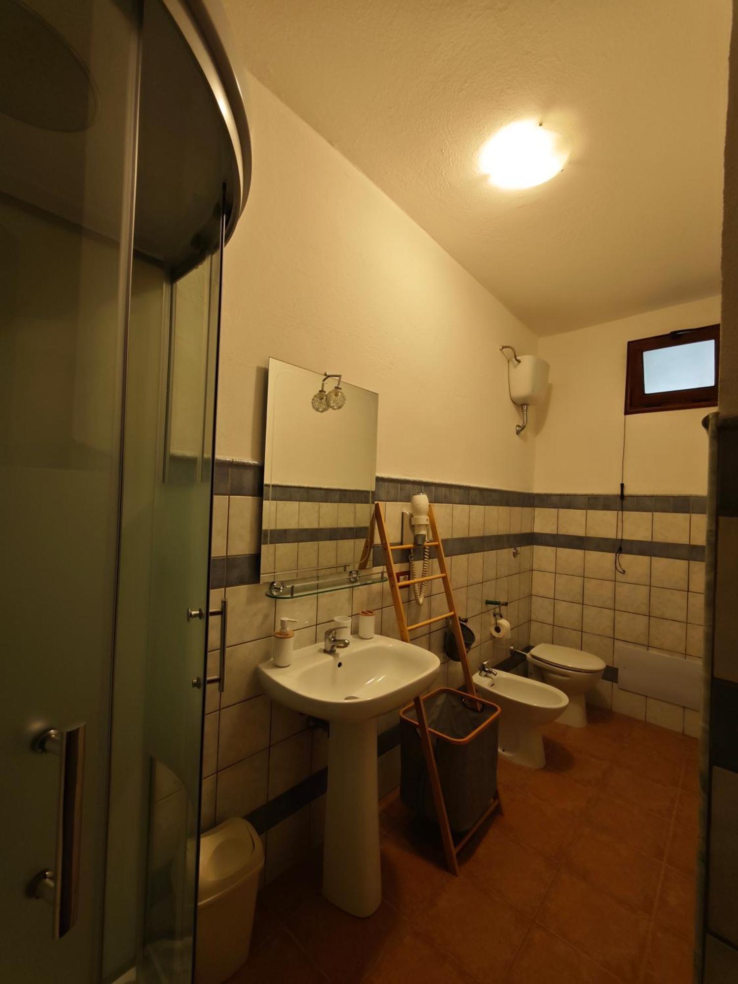 B&B Domu Delunas Giba Exterior photo