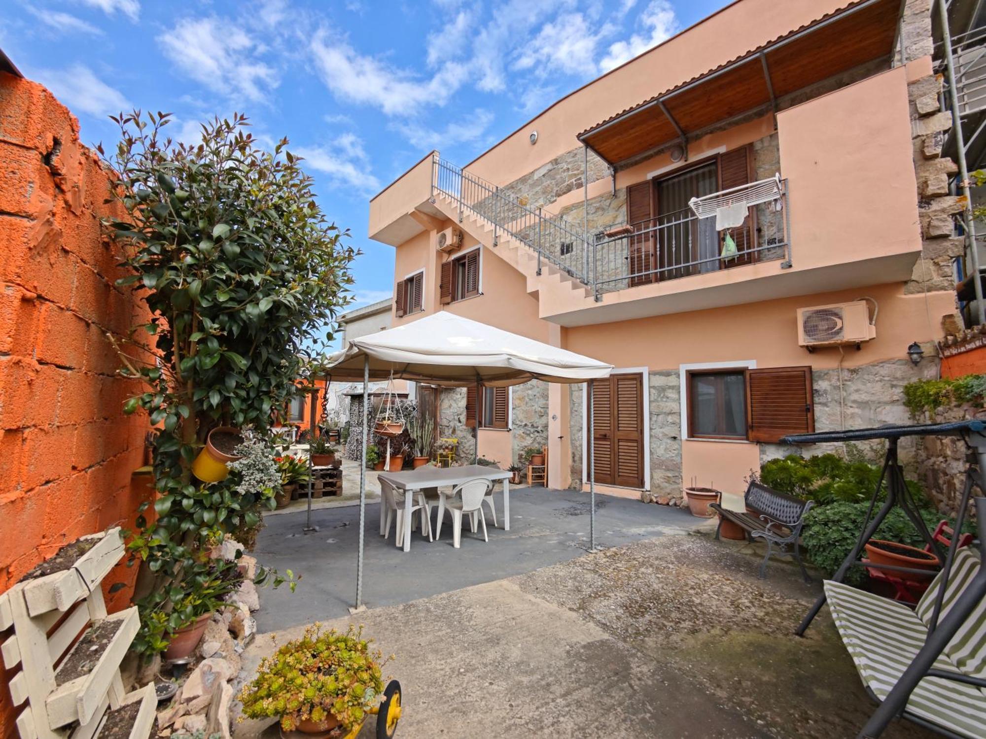 B&B Domu Delunas Giba Exterior photo